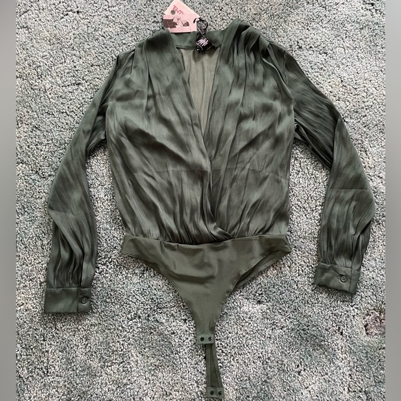 Women’s S Fashion V Cut Bodysuit - Picture 1 of 6